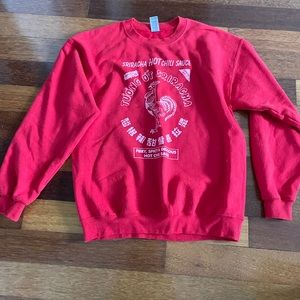 Sriracha red sweatshirt unisex M